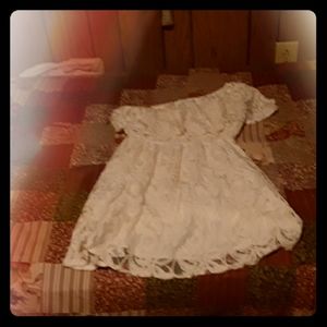 A white  lace half shirt